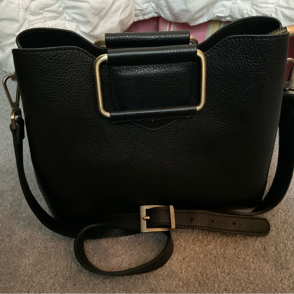 Chic Black Leather Shoulder Bag